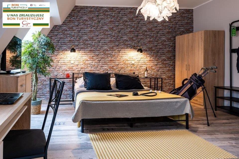 Hotel Restauracja Caspar 옐레니아구라 외부 사진