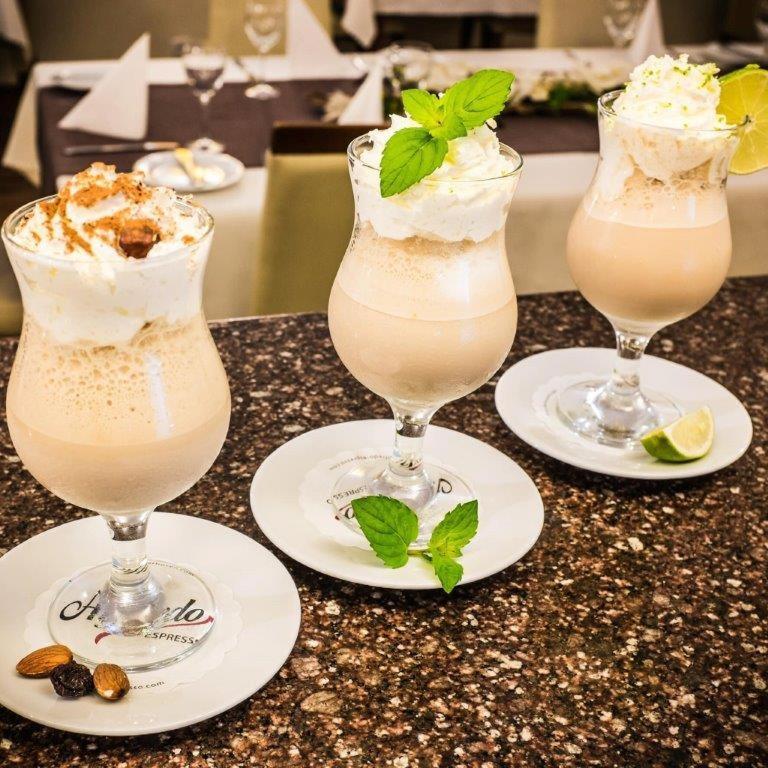 Hotel Restauracja Caspar 옐레니아구라 외부 사진