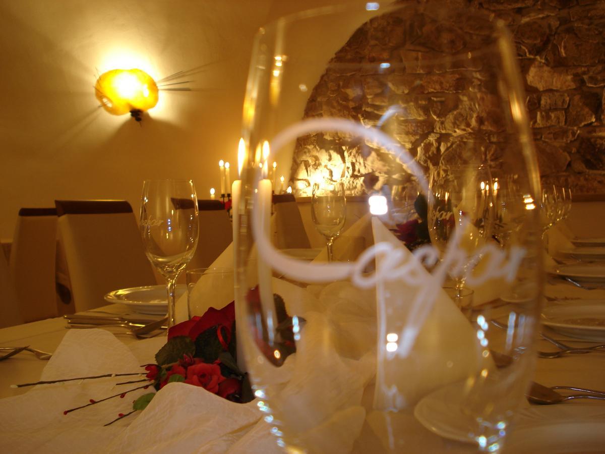 Hotel Restauracja Caspar 옐레니아구라 외부 사진